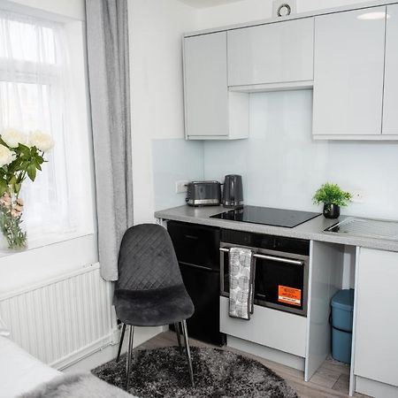 Small But Cozy Studio, Great Tube Connection Londyn Zewnętrze zdjęcie
