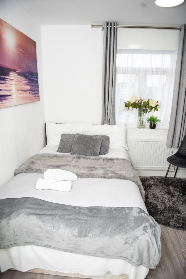 Small But Cozy Studio, Great Tube Connection Londyn Zewnętrze zdjęcie