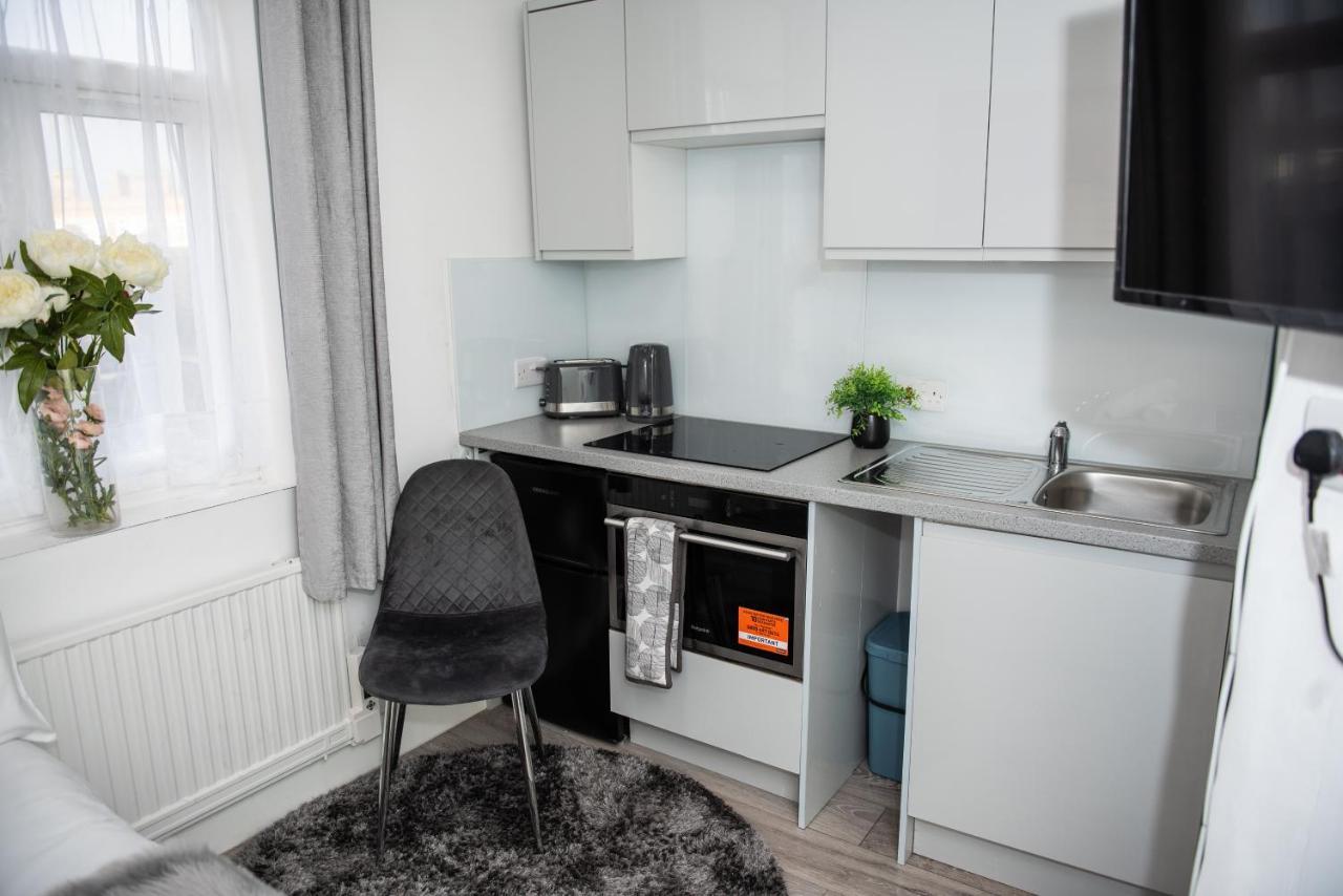 Small But Cozy Studio, Great Tube Connection Londyn Zewnętrze zdjęcie